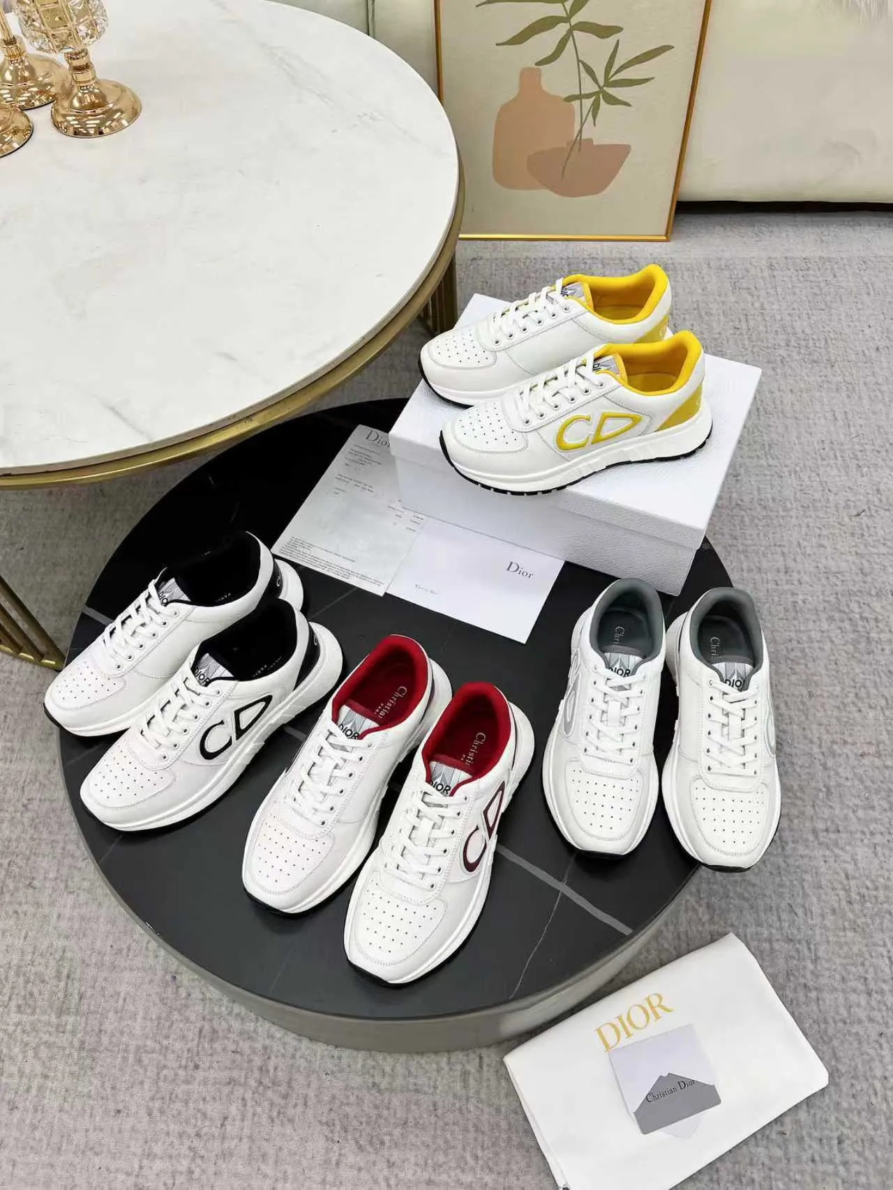 [Dior Dior] P: 640💰Couple model Size: Female: 35-40 (41 customized), male 39-44. (45 customized) 2025 Dior Dior autumn and winter new products🌹Fashion and trends coexist. Imported cowhide is customized one to one. Fabric; cowhide. Lining: Breathable mesh. Outsole: TPU.